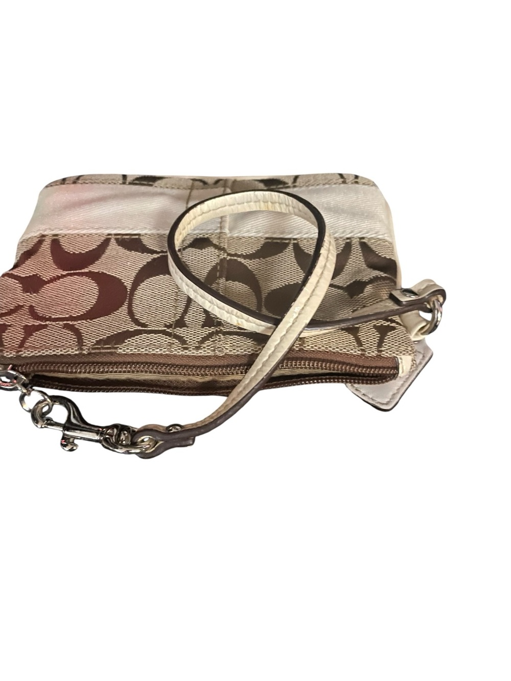 COACH SIGNATURE STRIPE SMALL WRISTLET LIGHT KHAKI/WHITE - Picture 3 of 6